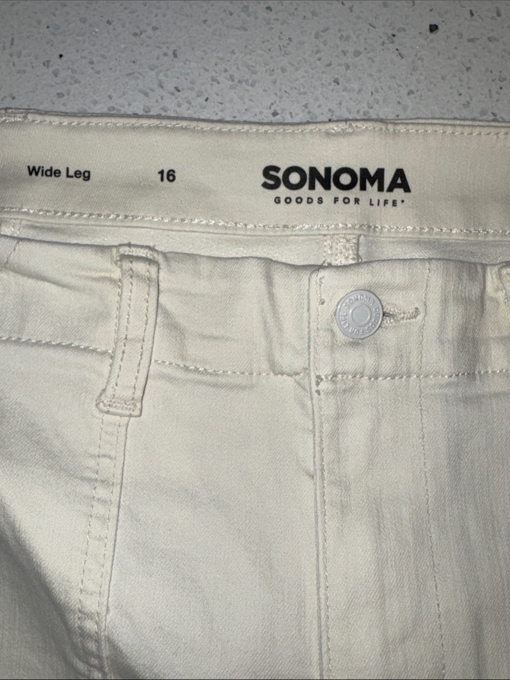 Wide Leg Women's Jeans in Cream - Picture 3 of 4